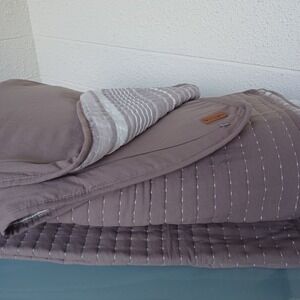 Koolaburra by UGG King Size Quilt & 2 Shams Reversible Neutral/Stripe Modern 3pc